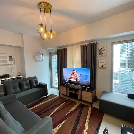 8 Adriatico - 1 Bedroom With 1 Parking Space Near Slmec, Pgh And Us Embassy