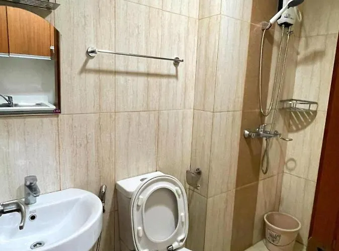 8 Adriatico - 1 Bedroom With 1 Parking Space Near Slmec, Pgh And Us Embassy Manila
